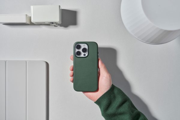 Elago Apple iPhone 15 Pro Vegan Deri Magsafe Kılıf - Görsel 9