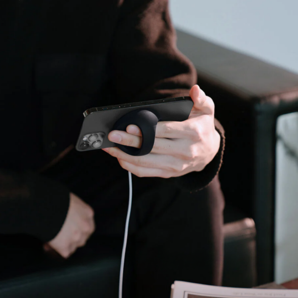 Elago Apple MagSafe Uyumlu Silikon Şarj Standı - Siyah - Görsel 8